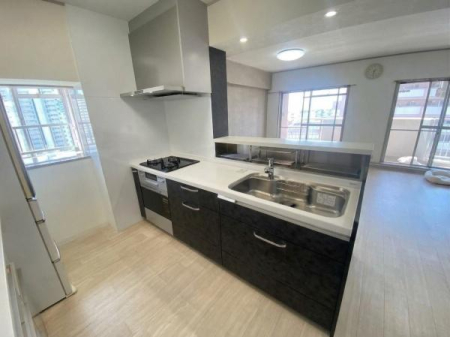 �L�b�`�� ���ʐ^�͉Ƌ�������H���Ă���܂��B