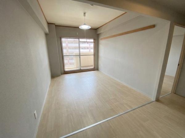 �m�� ���ʐ^�͉Ƌ�������H���Ă���܂��B