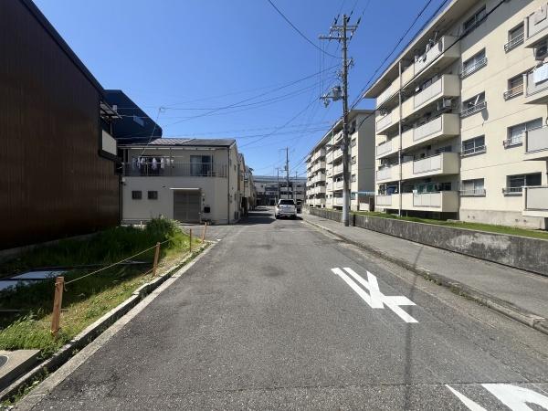 �O�ʓ��H�܂ތ��n�ʐ^ -