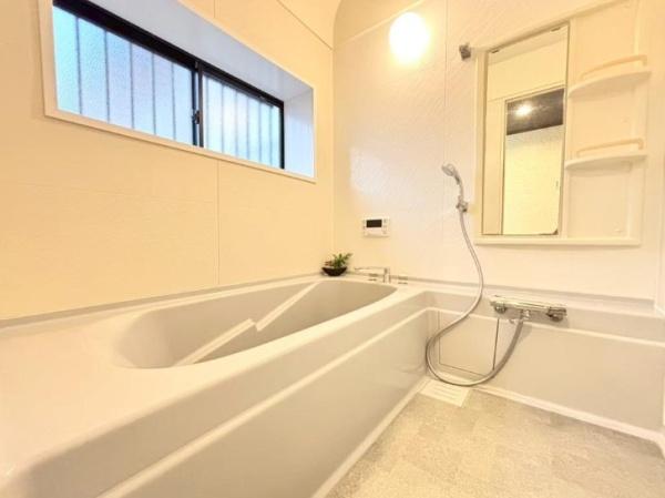 ���� ����̔��������L�X�Ƃ����o�X���[���I