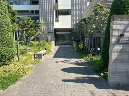 �G���g�����X -