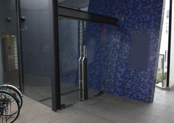 �G���g�����X -