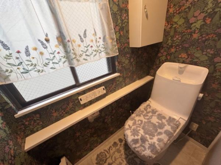 �g�C�� �y3�K�z�@�������̂���g�C���ł��ꂢ�����ς��@���Ƌ�������H���Ă���܂��B

