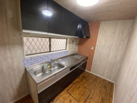 �L�b�`�� ���ʐ^�͉Ƌ�������H���Ă���܂��B