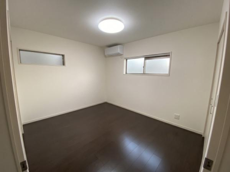 �m�� ���ʐ^�͉Ƌ�������H���Ă���܂��B