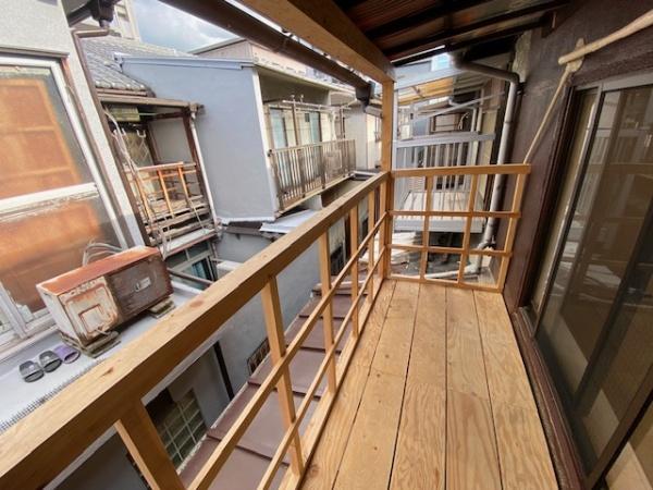 �o���R�j�[ -
