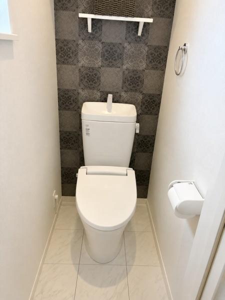 �g�C�� �Q������2�K�g�C���@���ʐ^�͉Ƌ�������H���Ă���܂��B