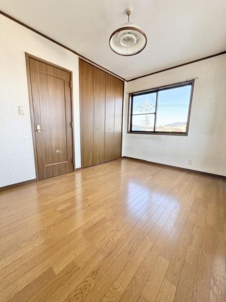 �m�� ������������쑤�m���ł��B�@���ʐ^�͉Ƌ�������H���Ă���܂��B