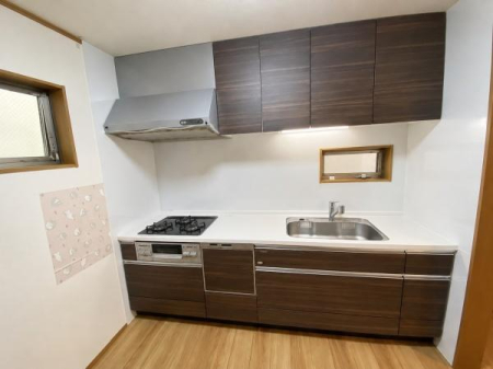 �L�b�`�� ���ʐ^�͉Ƌ�������H���Ă���܂��B