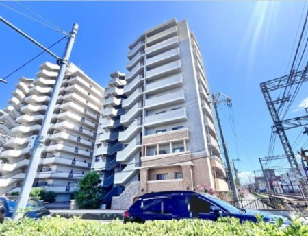 ���n�O�ώʐ^ ���n�͊������H�Ɛ��H����������p�n�ŁA�ʕ��Ɠ�������͕ۂ���Ă��܂��B�Ŋ��w��C�d�S������u��m���v�w�k���T���ƒʋ΁E�ʊw�ɕ֗��ȍD���n�􋳈���ɂ��b�܂�Ă���A�q��Đ��тɂƂ��Ă����S�̗��n��