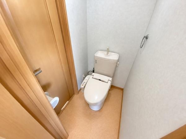 �g�C�� ���ʐ^�͉Ƌ�������H���Ă���܂��B