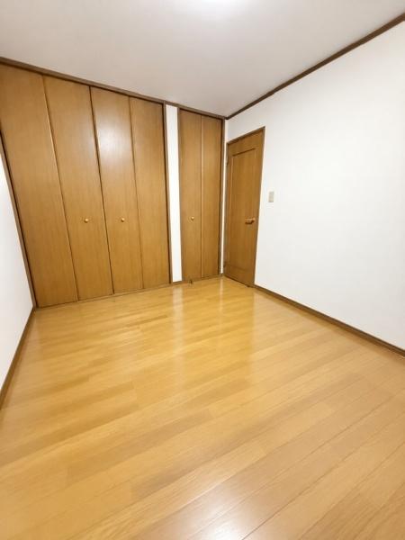 �m�� �N���[�[�b�g�t�̗m��